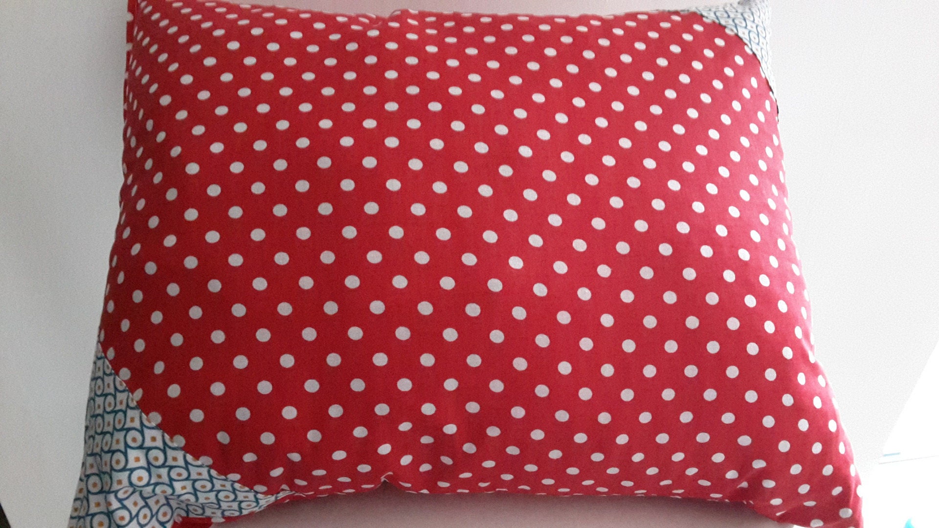 Housse de Coussin 50x40 cm Rouge à Pois Blancs; Motifs Géométriques