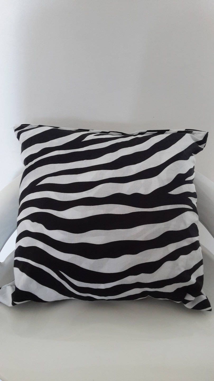 Housse de Coussin Zébrée Noire et Blanche 30x30 cm