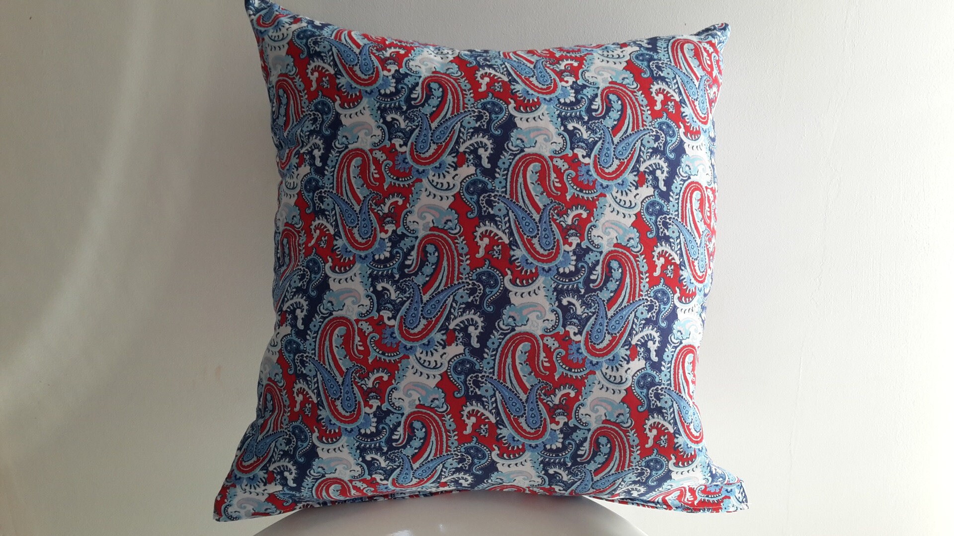 Housse de Coussin Bleu Blanc Rouge; Motifs Géométriques 40x40 cm