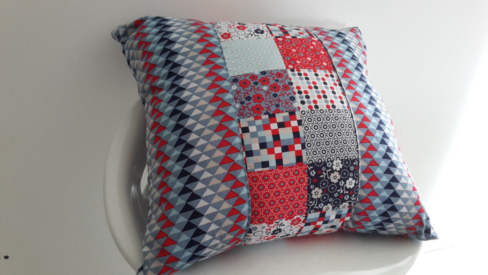 Housse de Coussin 40x40 cm Triangles et Motifs Géométriques