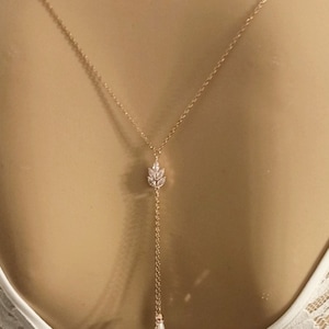collier de dos mariée, collier mariage blanc rose gold, collier bijou de dos Maryline, collier de dos mariage acier rose gold, chaine de dos