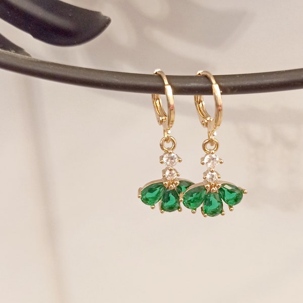 Wedding earrings emerald drop glass, mini creole drop emerald green, gift woman, minimalist rings, mini creoles gold