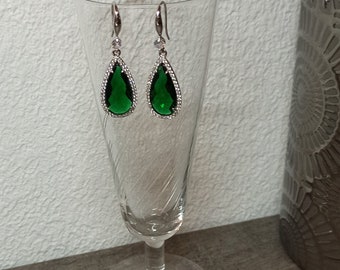 Bridal earrings, emerald green zircon drop earrings, bridal jewelry, green earrings, zircon wedding earrings