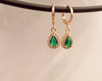 Wedding earrings emerald drop glass, mini creole drop emerald green, gift woman, minimalist rings, mini creoles gold