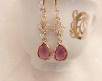 boucles d'oreilles mariage Raphaella  zircon et or, cadeau pour elle, boucles d'oreilles mariée, boucles d'oreilles fuschia zircon et or