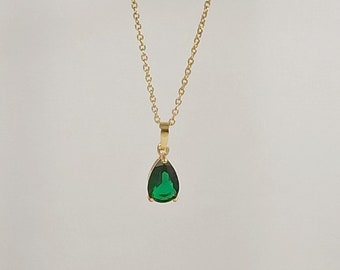 Collier chaine mariage vert émeraude,  collier goutte en verre émeraude, cadeau femme, collier minimaliste, collier femme,collier acier