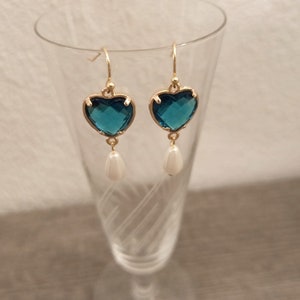Orecchini pendenti a forma di cuore bianco e blu, regalo da sposa, orecchini lunghi da donna, testimone di nozze, regalo per lei
