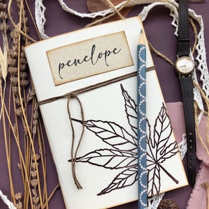 Taccuino personalizzato fatto a mano in carta riciclata, quaderno personalizzato stampato a mano matita in omaggio, regalo per lei, acero
