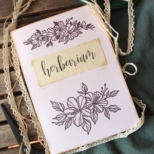 Erbario fatto a mano in carta riciclata, erbario ecosostenibile stampato a mano, regalo per lei, regalo per amanti della natura
