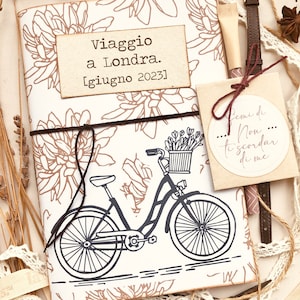 Diario di viaggio personalizzato fatto a mano in carta riciclata con penna e semi di Non ti scordar di me, bullet journal personalizzato