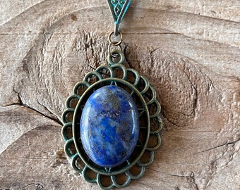 Pendentif ovale bronze patiné Cabochon en lapis lazuli