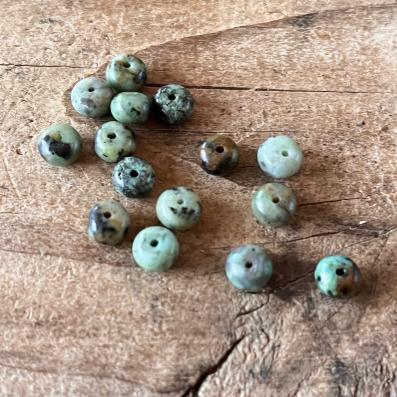 Perles en turquoise africaine naturelle ,6x34mm, trou 1mm,lot de 20 perles image 4