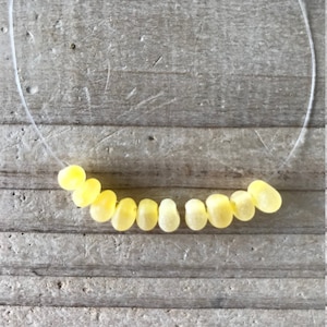 Perles en verre indiennes,goutte,joncquille mat,6x5mm trou 1,3mm,lot de 20 image 1