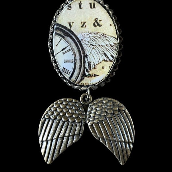 Broche Pendentif steampunk,horloge,aile