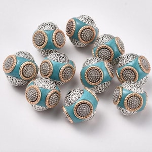Indonesian pearl, several models, set of 2 pearls