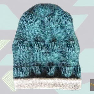 Reversible alpaca wool beanie, double knitted extra warm hat in green and white, winter unisex hat, handcrafted alpaca winter accessories