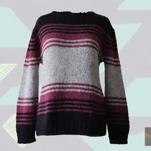 Women&#39;s sweater alpaca wool soft brushed texture with three color striped design and crew neck Hand knitted alpaca wool sweater made in Peru
