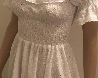 Robe femme à manches en Broderie Anglaise et Smock