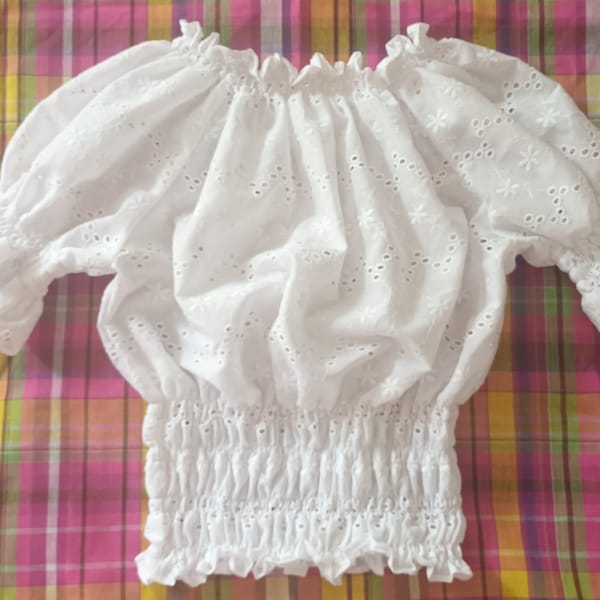 Corsage fille á Manches en Broderie Anglaise et Smock