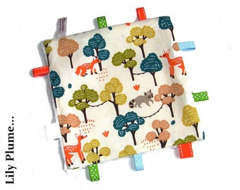 Doudou étiquettes, doudou tout doux beige animaux de la forêt