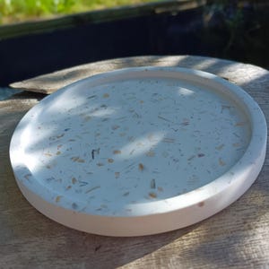 Decorative bowl, empty pocket tray, round shape
