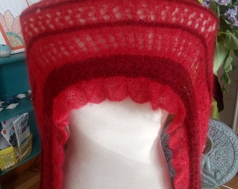 Etole rouge en mohair et soie tricotée main pour femme "Ames fleurs".