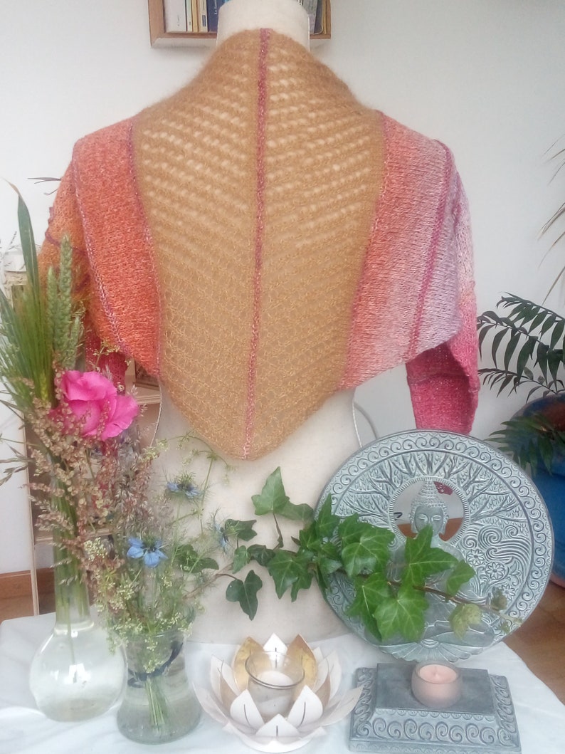 Hand-knitted pink and orange shawl for women Natur'ailes. image 1