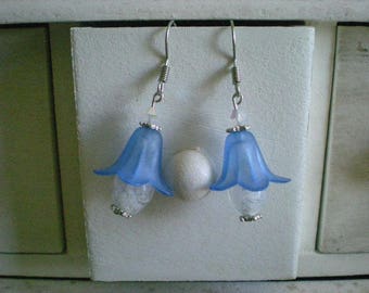 Earrings Lucite white & blue