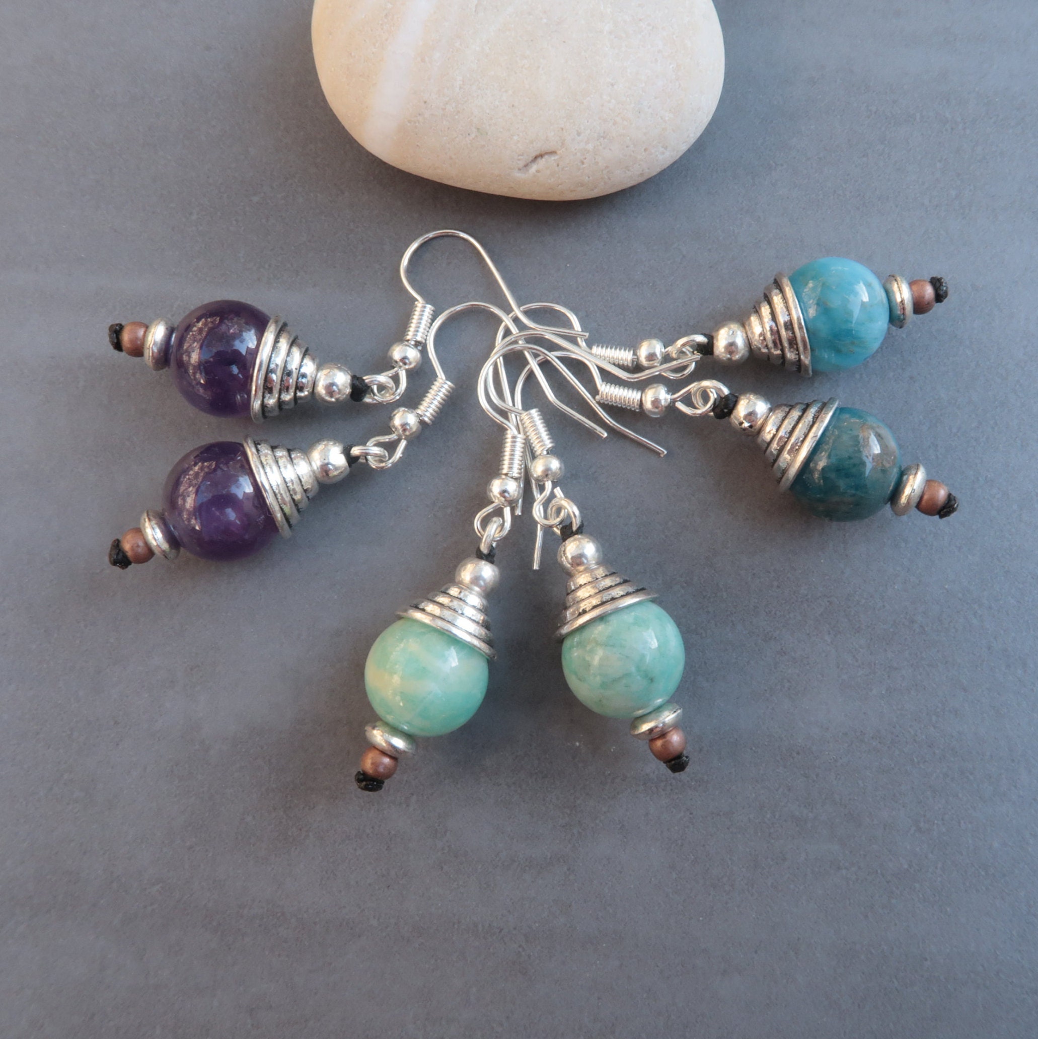 Boucles D'oreilles Clou Métal Argenté Avec Cristal Fushia - Neuf Avec étiquettes