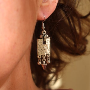Ethnic earrings with a point and a drop of water, hammered tribal chandelier earrings, silver ethnic jewelry
