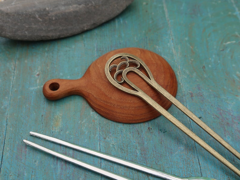 Art nouveau double-patterned vegetable hairpeat in silver or gold bronze
