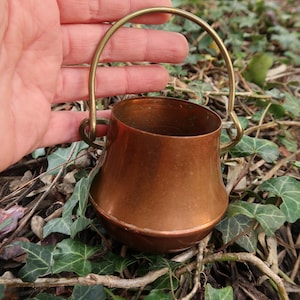 Flared Witch&#39;s Cauldron for Altar and Ritual, Small Vintage Copper Cauldron with Handle