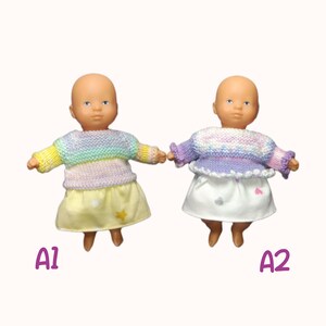 Kleidung für 20 cm große Corolle „Mini Calin“-Babypuppen: Kleidchen oder Pullover und Leggings-Set – Jersey und Wolle, verschiedene Farben Bild 2
