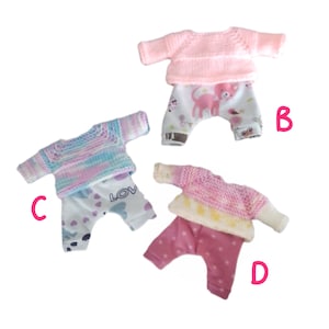 Kleidung für 20 cm große Corolle „Mini Calin“-Babypuppen: Kleidchen oder Pullover und Leggings-Set – Jersey und Wolle, verschiedene Farben Bild 3