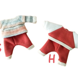 Kleidung für 20 cm große Corolle „Mini Calin“-Babypuppen: Kleidchen oder Pullover und Leggings-Set – Jersey und Wolle, verschiedene Farben Bild 5