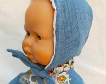 Blue-gray double gauze bonnet – Elegance and softness for 30 cm dolls