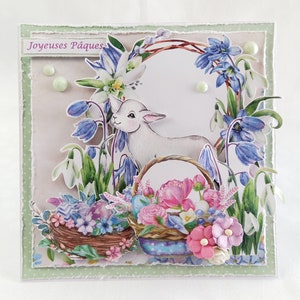 Carte Joyeuses Pâques motif agneau panier fleuri et œufs de Pâques, tons beige violet et vert fait main, 15x15 cm