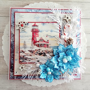 Carte de Noel avec illustration phare et sa maison du littoral blanc rouge et bleu fait main 15x15 cm