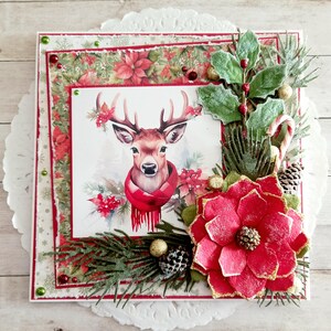 Carte de Noel avec illustration de renne beige rouge et vert fait main 15x15 cm