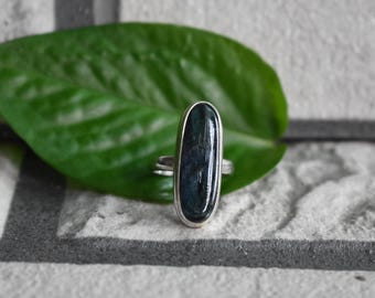 Handgemaakte 925 zilveren blauwe kyanietring, natuurlijk mosontwerp