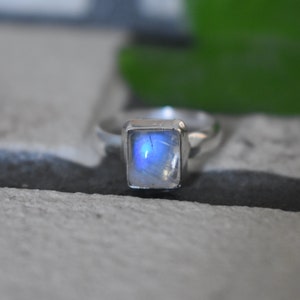 925 silver natural blue moonstone ring-white rainbow moonstone ring-flashy moonstone ring-moonstone ring-handmade ring-white rainbow