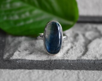 Handgemaakte 925-zilveren natuurlijke blauwe kyanietring, damesdesign