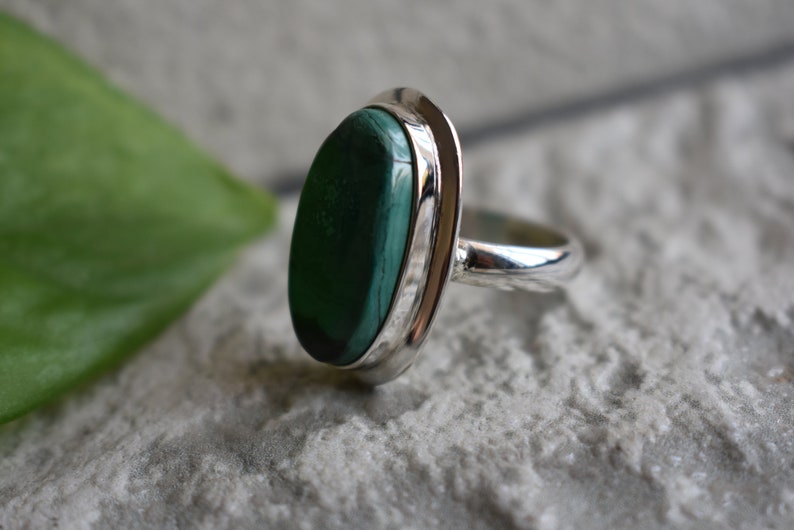 925 silver malachite ring-natural malachite ring-handmade ring-oval shape ring-green malachite ring-ring for women-design ring