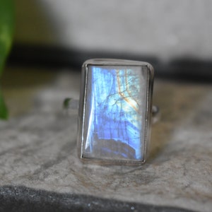 925 silver natural blue moonstone ring-white rainbow moonstone ring-flashy moonstone ring-moonstone ring-handmade ring-white rainbow