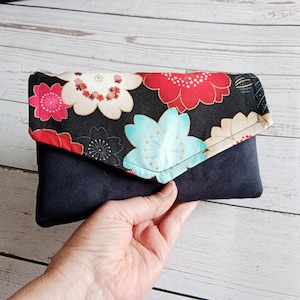 Portefeuille compagnon de sac porte chéquier pochette noir et tissu japonais rouge  Sac pochette femme, cadeau de Noël  Après la Plage