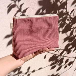 Pochette velours côtelé vieux rose , passepoil doré, trousse maquillage idéale pour ranger vos effets personnels Cadeau femme Après la Plage