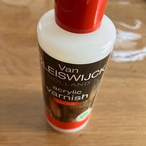 vernis acrylique brillant