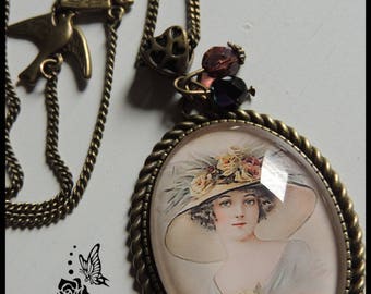 Collier sautoir romantique ,L’élégance de la femme au chapeau , vintage romantique baroque.
