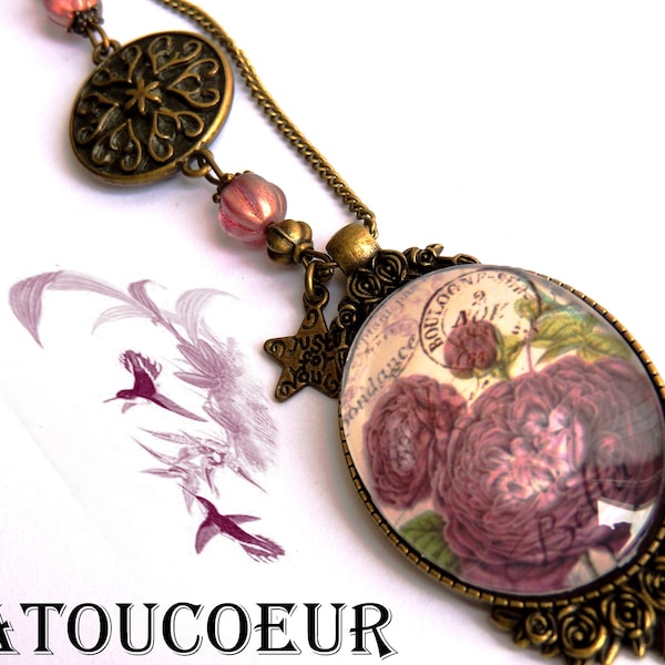 Collier pendentif cabochon , La rose pivoine parme ,romantique baroque  vintage.