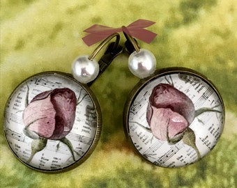 Boucles d'oreilles dormeuse cabochon" En Aventure" le bohème chic hippie.